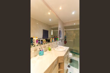 Apartamento à venda com 254m², 3 quartos e 5 vagasBanheiro da Suíte 2