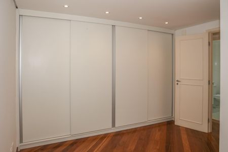 Apartamento para alugar com 80m², 2 quartos e 2 vagasSuíte