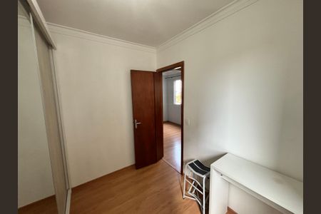 Quarto 1 de apartamento para alugar com 2 quartos, 42m² em Vila Talarico, São Paulo