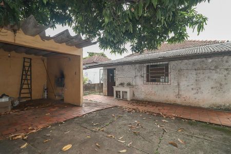 Casa para alugar com 120m², 3 quartos e 2 vagasFundos