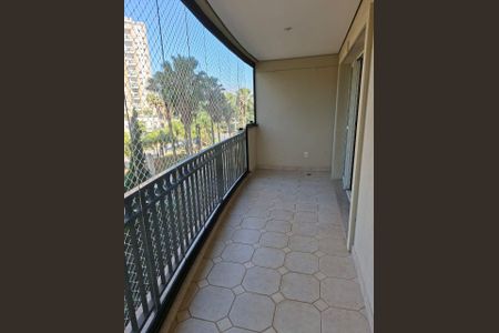 Apartamento para alugar com 139m², 3 quartos e 2 vagas Apartamento para alugar com 139m², 3 quartos e 2 vagasVaranda