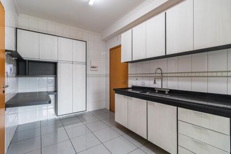 Cozinha de apartamento para alugar com 3 quartos, 139m² em Tamboré, Barueri