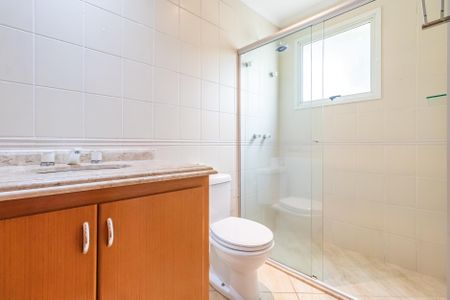 Banheiro da Suíte 1 de apartamento para alugar com 3 quartos, 139m² em Tamboré, Barueri