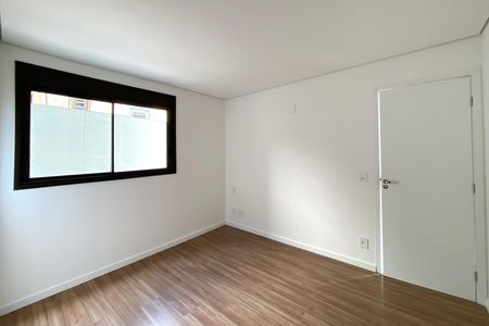 Apartamento à venda com 72m², 2 quartos e 3 vagas Apartamento à venda com 72m², 2 quartos e 3 vagasSuíte