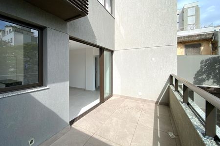Apartamento à venda com 72m², 2 quartos e 3 vagas Apartamento à venda com 72m², 2 quartos e 3 vagasVaranda