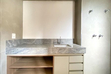 Apartamento à venda com 72m², 2 quartos e 3 vagas Apartamento à venda com 72m², 2 quartos e 3 vagasBanheiro da Suíte 1