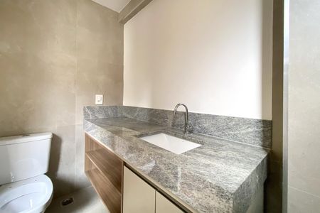 Apartamento à venda com 72m², 2 quartos e 3 vagas Apartamento à venda com 72m², 2 quartos e 3 vagasBanheiro da Suíte 1