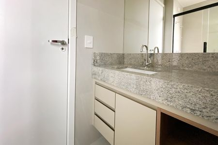 Apartamento à venda com 125m², 2 quartos e 3 vagas Apartamento à venda com 125m², 2 quartos e 3 vagasBanheiro