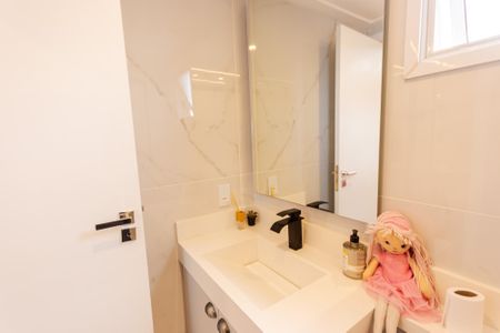 Apartamento à venda com 183m², 3 quartos e 3 vagas Apartamento à venda com 183m², 3 quartos e 3 vagasBanheiro da Suíte 1