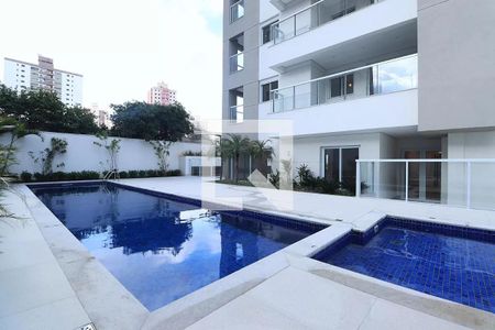 Apartamento à venda com 183m², 3 quartos e 3 vagas Apartamento à venda com 183m², 3 quartos e 3 vagasÁrea comum - Piscina