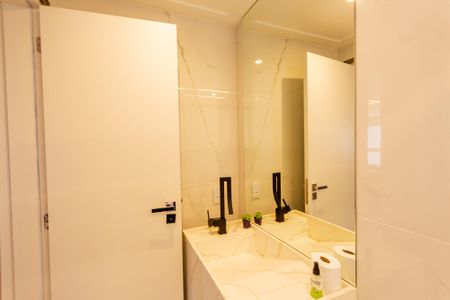 Apartamento à venda com 183m², 3 quartos e 3 vagas Apartamento à venda com 183m², 3 quartos e 3 vagasBanheiro Social