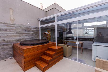 Apartamento à venda com 183m², 3 quartos e 3 vagas Apartamento à venda com 183m², 3 quartos e 3 vagasCobertura