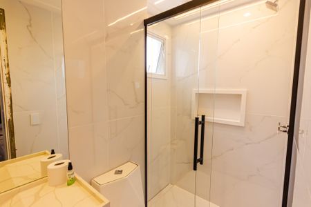 Apartamento à venda com 183m², 3 quartos e 3 vagas Apartamento à venda com 183m², 3 quartos e 3 vagasBanheiro Social