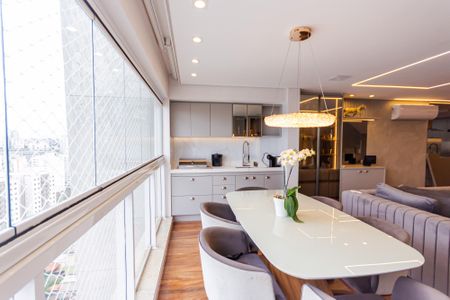 Apartamento à venda com 183m², 3 quartos e 3 vagas Apartamento à venda com 183m², 3 quartos e 3 vagasSala