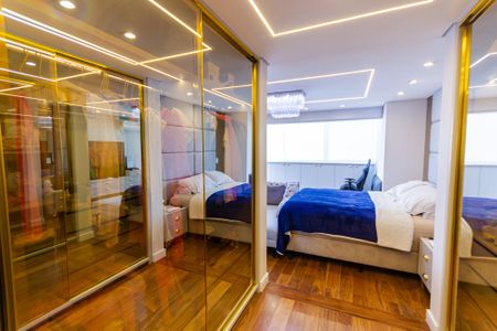 Apartamento à venda com 183m², 3 quartos e 3 vagas Apartamento à venda com 183m², 3 quartos e 3 vagasCloset