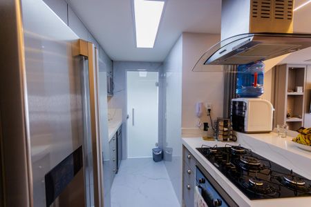 Apartamento à venda com 183m², 3 quartos e 3 vagas Apartamento à venda com 183m², 3 quartos e 3 vagasCozinha