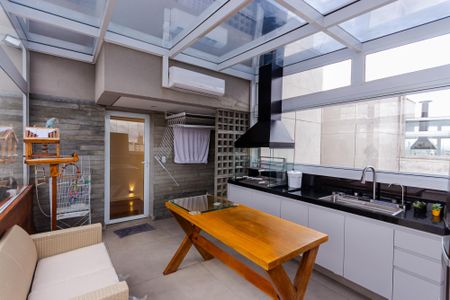 Apartamento à venda com 183m², 3 quartos e 3 vagas Apartamento à venda com 183m², 3 quartos e 3 vagasCobertura