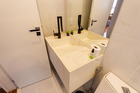 Apartamento à venda com 183m², 3 quartos e 3 vagas Apartamento à venda com 183m², 3 quartos e 3 vagasBanheiro Social