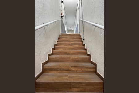 Studio para alugar com 25m², 0 quarto e sem vaga Studio para alugar com 25m², 0 quarto e sem vagaÁrea Comum - Escada