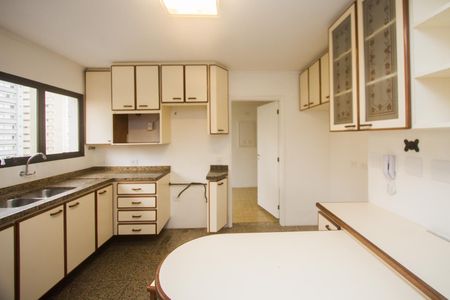 Apartamento para alugar com 163m², 4 quartos e 3 vagas Apartamento para alugar com 163m², 4 quartos e 3 vagasCozinha