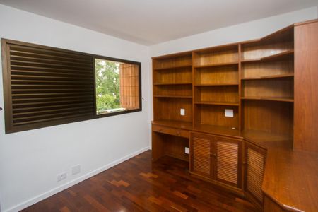 Apartamento para alugar com 163m², 4 quartos e 3 vagas Apartamento para alugar com 163m², 4 quartos e 3 vagasQuarto 4