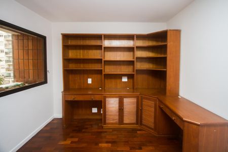 Apartamento para alugar com 163m², 4 quartos e 3 vagas Apartamento para alugar com 163m², 4 quartos e 3 vagasSala