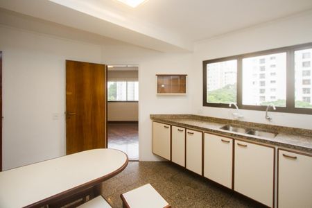 Apartamento para alugar com 163m², 4 quartos e 3 vagas Apartamento para alugar com 163m², 4 quartos e 3 vagasCozinha