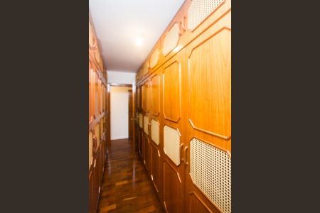 Apartamento para alugar com 163m², 4 quartos e 3 vagas Apartamento para alugar com 163m², 4 quartos e 3 vagasCorredor