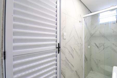 Banheiro de kitnet/studio para alugar com 1 quarto, 15m² em Barra Funda, São Paulo