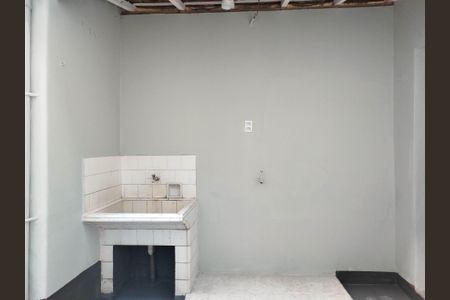 Casa para alugar com 150m², 2 quartos e 1 vaga Casa para alugar com 150m², 2 quartos e 1 vagaÁrea de serviço e quintal