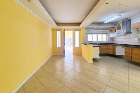 Casa para alugar com 210m², 2 quartos e 2 vagas Casa para alugar com 210m², 2 quartos e 2 vagasSala