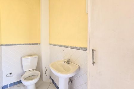 Casa para alugar com 210m², 2 quartos e 2 vagas Casa para alugar com 210m², 2 quartos e 2 vagasBanheiro de serviço