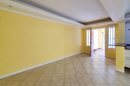 Casa para alugar com 210m², 2 quartos e 2 vagas Casa para alugar com 210m², 2 quartos e 2 vagasSala