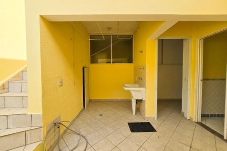 Casa para alugar com 210m², 2 quartos e 2 vagas Casa para alugar com 210m², 2 quartos e 2 vagasÁrea de Serviço