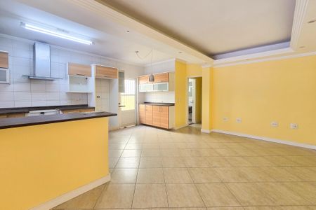 Casa para alugar com 210m², 2 quartos e 2 vagas Casa para alugar com 210m², 2 quartos e 2 vagasSala