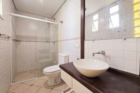 Casa para alugar com 210m², 2 quartos e 2 vagas Casa para alugar com 210m², 2 quartos e 2 vagasBanheiro - Suíte