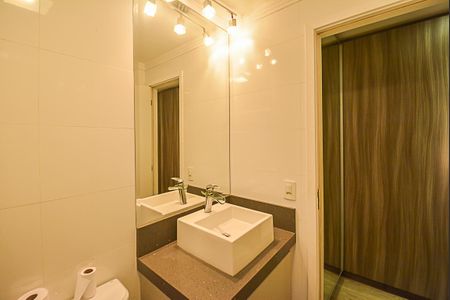 Apartamento para alugar com 107m², 2 quartos e 2 vagas Apartamento para alugar com 107m², 2 quartos e 2 vagasBanheiro da Suíte