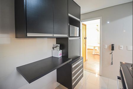 Apartamento para alugar com 107m², 2 quartos e 2 vagas Apartamento para alugar com 107m², 2 quartos e 2 vagasCozinha