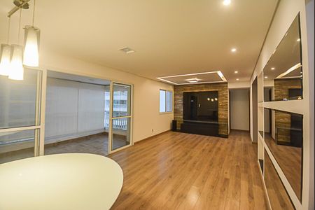 Apartamento para alugar com 107m², 2 quartos e 2 vagas Apartamento para alugar com 107m², 2 quartos e 2 vagasSala