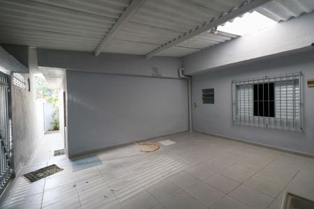 Casa para alugar com 200m², 2 quartos e 2 vagasGaragem e Área de Serviço