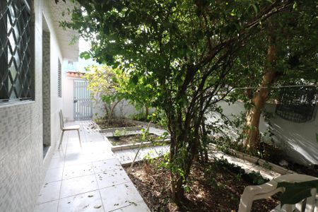 Casa para alugar com 200m², 2 quartos e 2 vagasQuintal