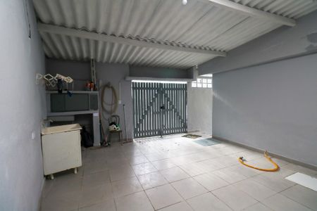 Casa para alugar com 200m², 2 quartos e 2 vagasGaragem e Área de Serviço