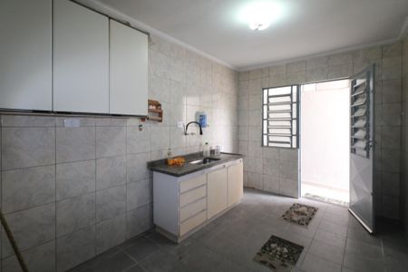 Casa para alugar com 200m², 2 quartos e 2 vagasCozinha