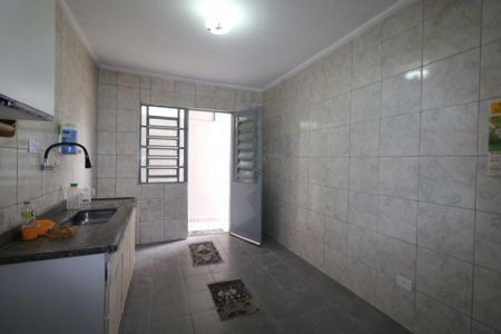 Casa para alugar com 200m², 2 quartos e 2 vagasCozinha