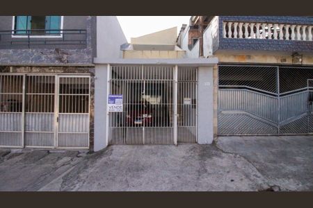 Fachada de casa para alugar com 1 quarto, 125m² em Vila California, São Paulo