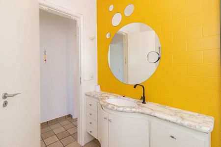 Casa para alugar com 82m², 2 quartos e 2 vagas Casa para alugar com 82m², 2 quartos e 2 vagasBanheiro