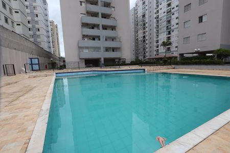 Apartamento à venda com 70m², 3 quartos e 1 vagaÁrea comum - Piscina
