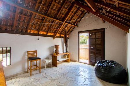 Casa à venda com 157m², 3 quartos e 3 vagasSótão