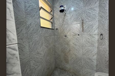 Banheiro de kitnet/studio para alugar com 1 quarto, 15m² em Engenho de Dentro, Rio de Janeiro