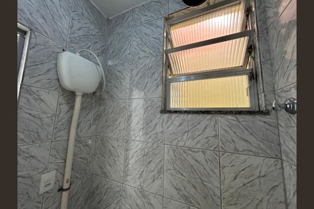 Banheiro de kitnet/studio para alugar com 1 quarto, 15m² em Engenho de Dentro, Rio de Janeiro